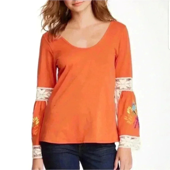 TOP WITH EMBROIDERED DETAILS - Picture 2 of 5